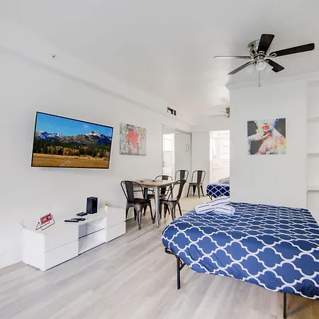 Ocean Drive Best Deal, W/2 Queen Beds, Near Beach